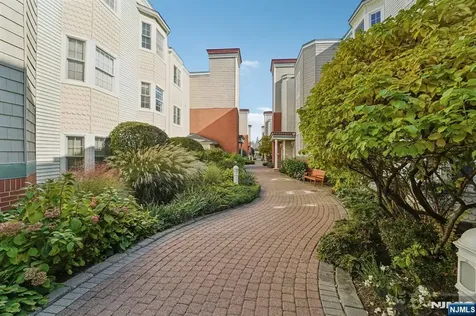 129 The Promenade Edgewater NJ 07020