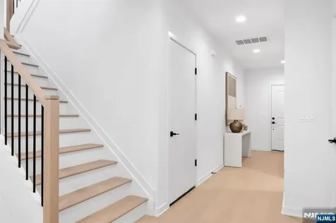 23 Fey Place Oradell NJ 07649