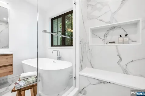 23 Fey Place Oradell NJ 07649