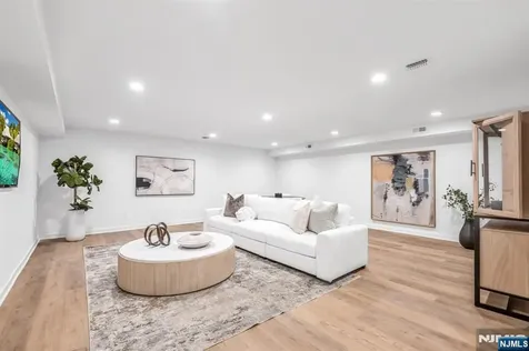 23 Fey Place Oradell NJ 07649