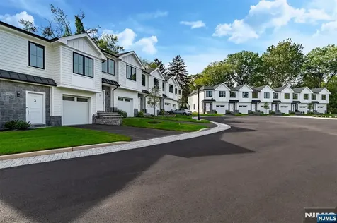 23 Fey Place Oradell NJ 07649