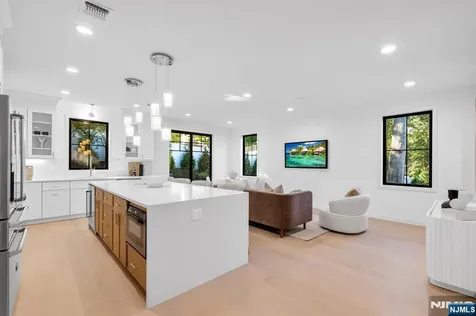 23 Fey Place Oradell NJ 07649