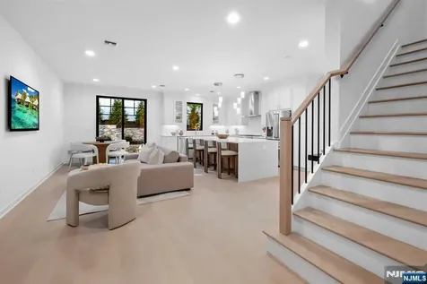 21 Fey Place Oradell NJ 07649