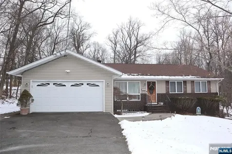 97 Squaw Brook Road North Haledon NJ 07508