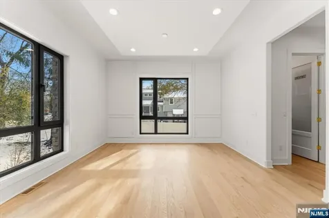 83 Falcon Road Livingston NJ 07039
