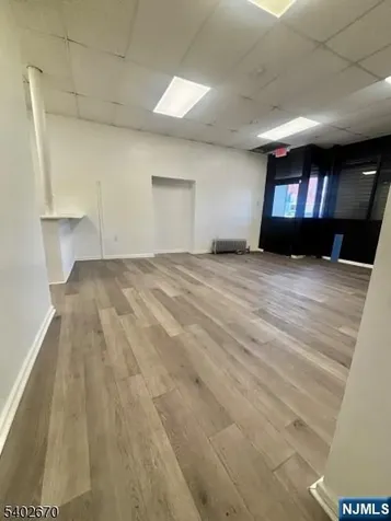 402 Hawthorne Avenue Newark NJ 07112
