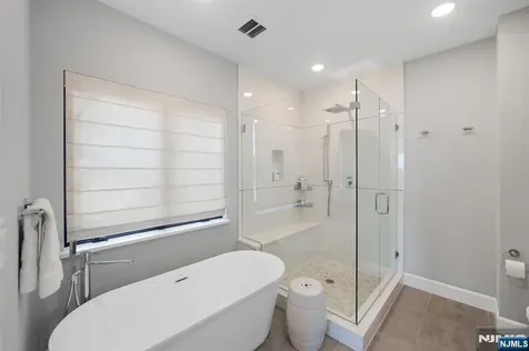 606 Undercliff Avenue Edgewater NJ 07020