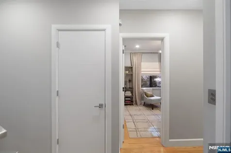 606 Undercliff Avenue Edgewater NJ 07020