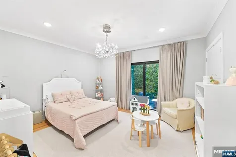 606 Undercliff Avenue Edgewater NJ 07020