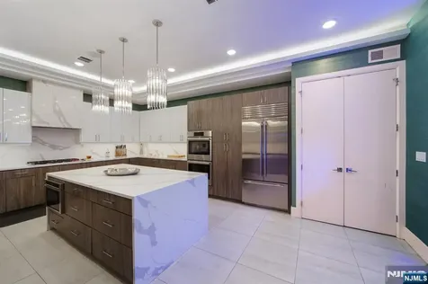 606 Undercliff Avenue Edgewater NJ 07020