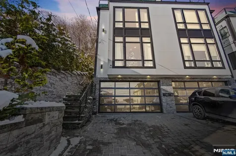 606 Undercliff Avenue Edgewater NJ 07020