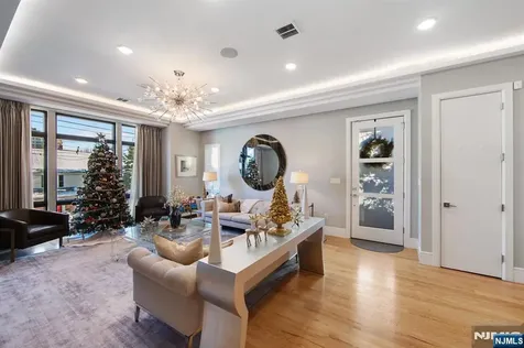 606 Undercliff Avenue Edgewater NJ 07020