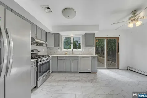 2410 3rd Street Fort Lee NJ 07024