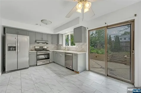 2410 3rd Street Fort Lee NJ 07024