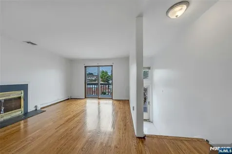 2410 3rd Street Fort Lee NJ 07024