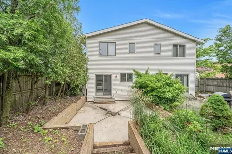2410 3rd Street Fort Lee NJ 07024
