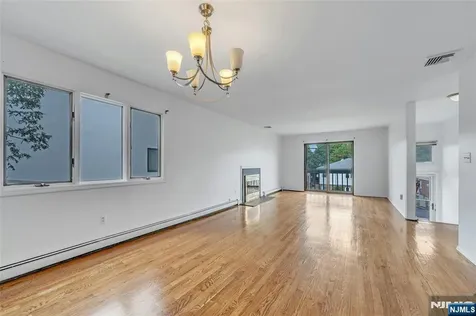 2410 3rd Street Fort Lee NJ 07024
