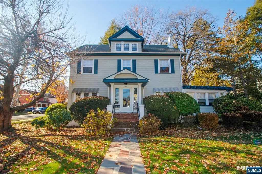 301 3rd Street Clifton NJ 07011