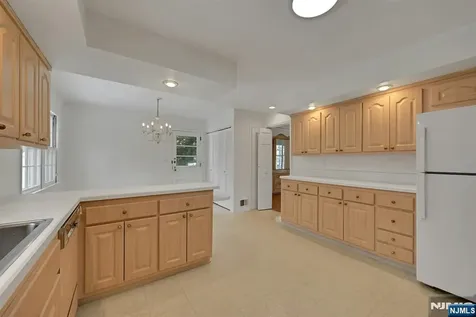 229 Allison Court Englewood NJ 07631
