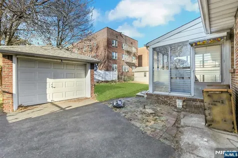 835 Chestnut Street Kearny NJ 07032