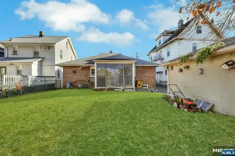 835 Chestnut Street Kearny NJ 07032