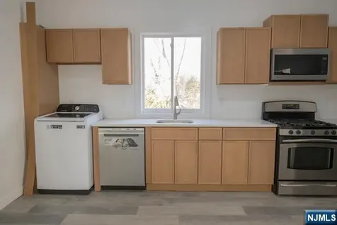 66 Boulevard New Milford NJ 07646
