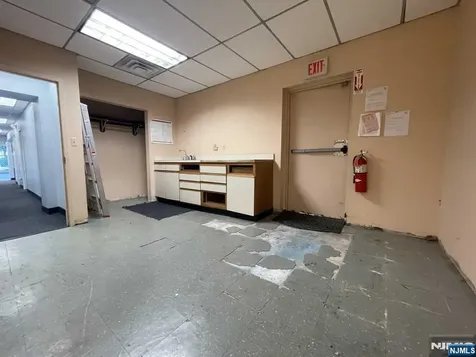 348 Broad Avenue Leonia NJ 07605