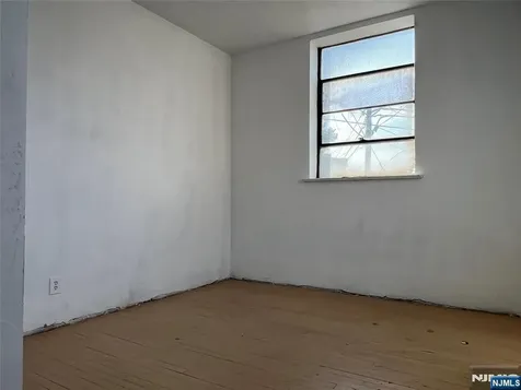 395 Henry Street Fairview NJ 07022