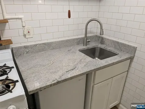 401 Park Place Fort Lee NJ 07024