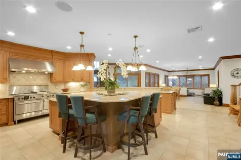 7 Finn Court Mahwah NJ 07430