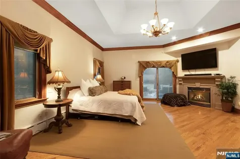 7 Finn Court Mahwah NJ 07430