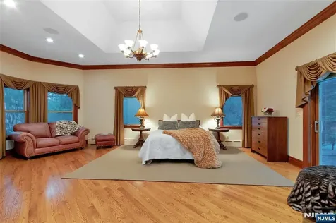 7 Finn Court Mahwah NJ 07430