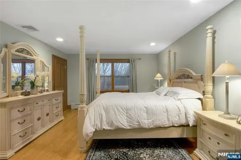 7 Finn Court Mahwah NJ 07430