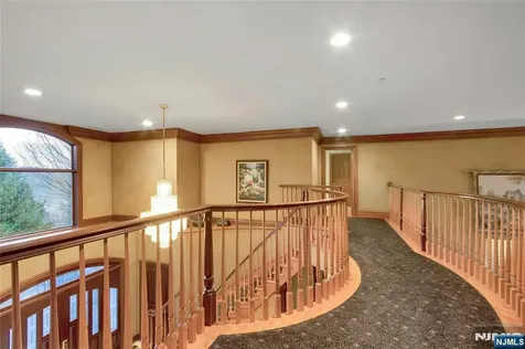 7 Finn Court Mahwah NJ 07430