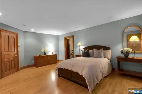 7 Finn Court Mahwah NJ 07430