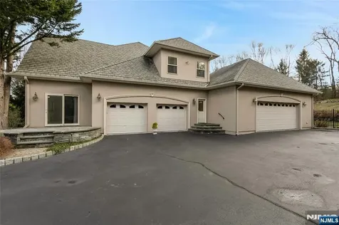 7 Finn Court Mahwah NJ 07430