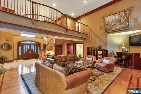 7 Finn Court Mahwah NJ 07430