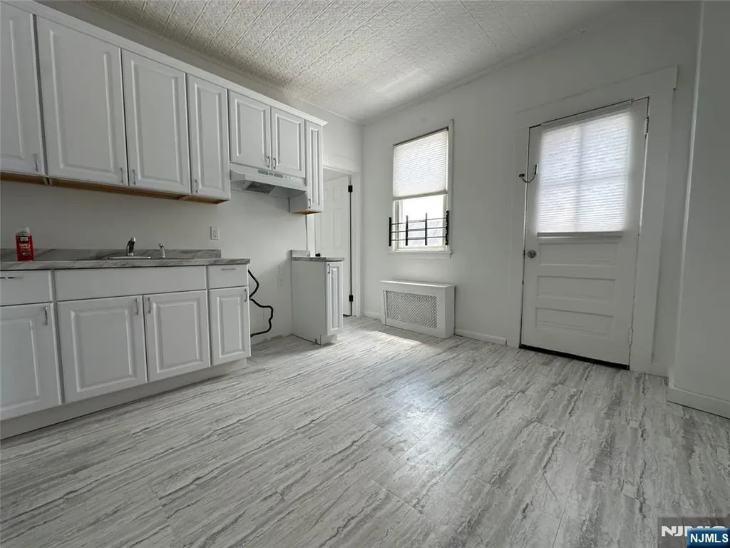 526 Valley Brook Avenue Lyndhurst NJ 07071