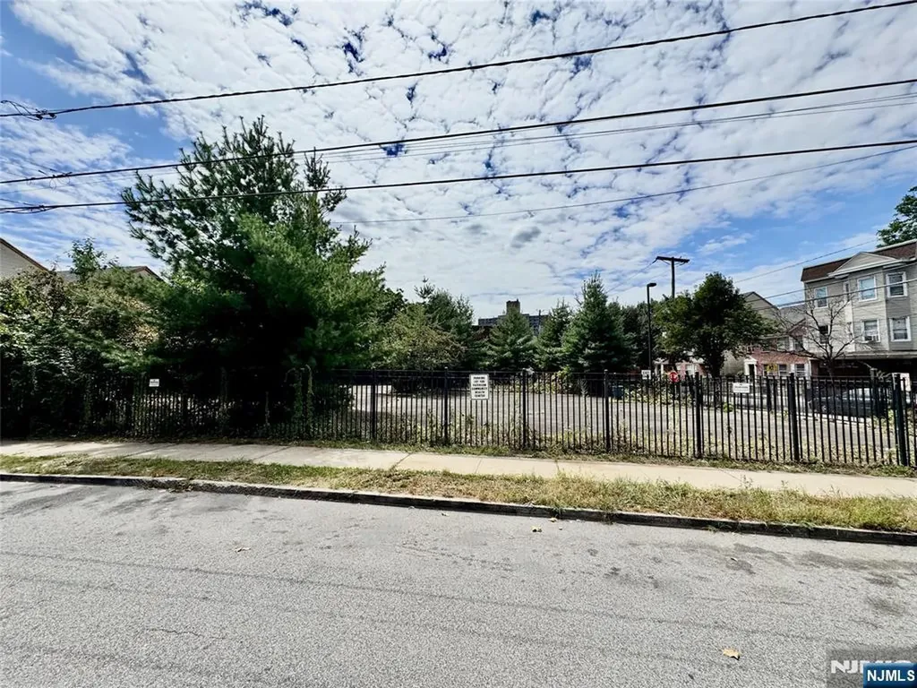 66-68 N Main Street Paterson NJ 07522