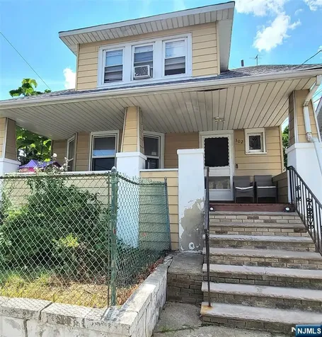 300-302 19th Avenue Paterson NJ 07504
