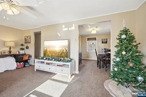 73 Horton Avenue Hawthorne NJ 07506
