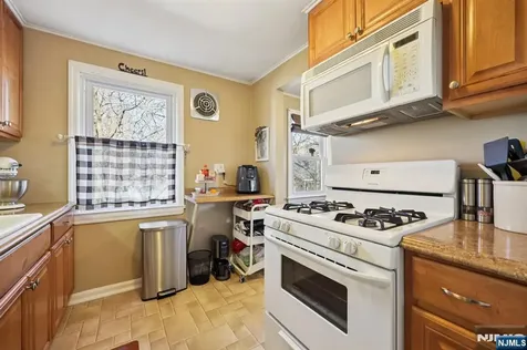 73 Horton Avenue Hawthorne NJ 07506