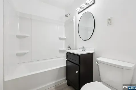 73 Horton Avenue Hawthorne NJ 07506