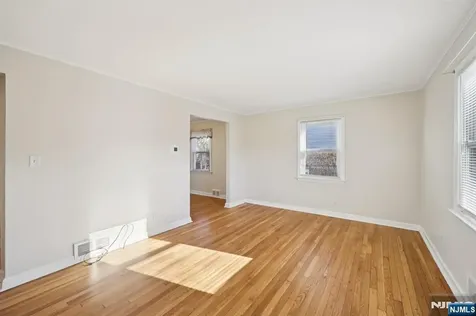 73 Horton Avenue Hawthorne NJ 07506