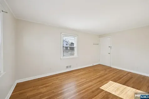 73 Horton Avenue Hawthorne NJ 07506