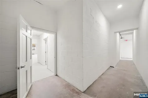 21 Van Blarcom Midland Park NJ 07432