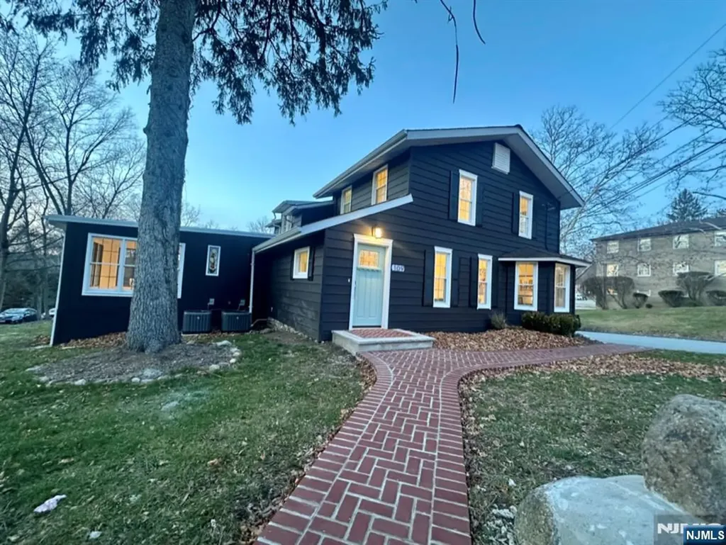109 Franklin Avenue Oakland NJ 07436