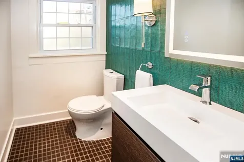 109 Franklin Avenue Oakland NJ 07436