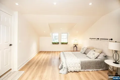 109 Franklin Avenue Oakland NJ 07436