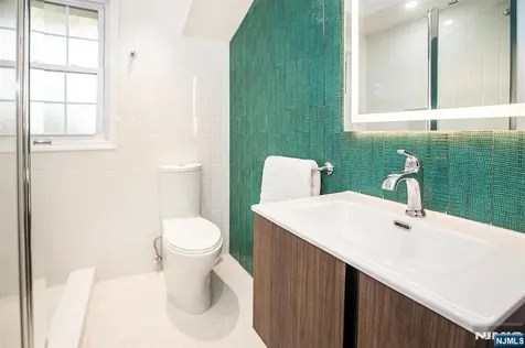 109 Franklin Avenue Oakland NJ 07436
